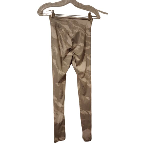 Gymshark Women's Size XSmall Scrunch Butt Leggings - Picture 2 of 4